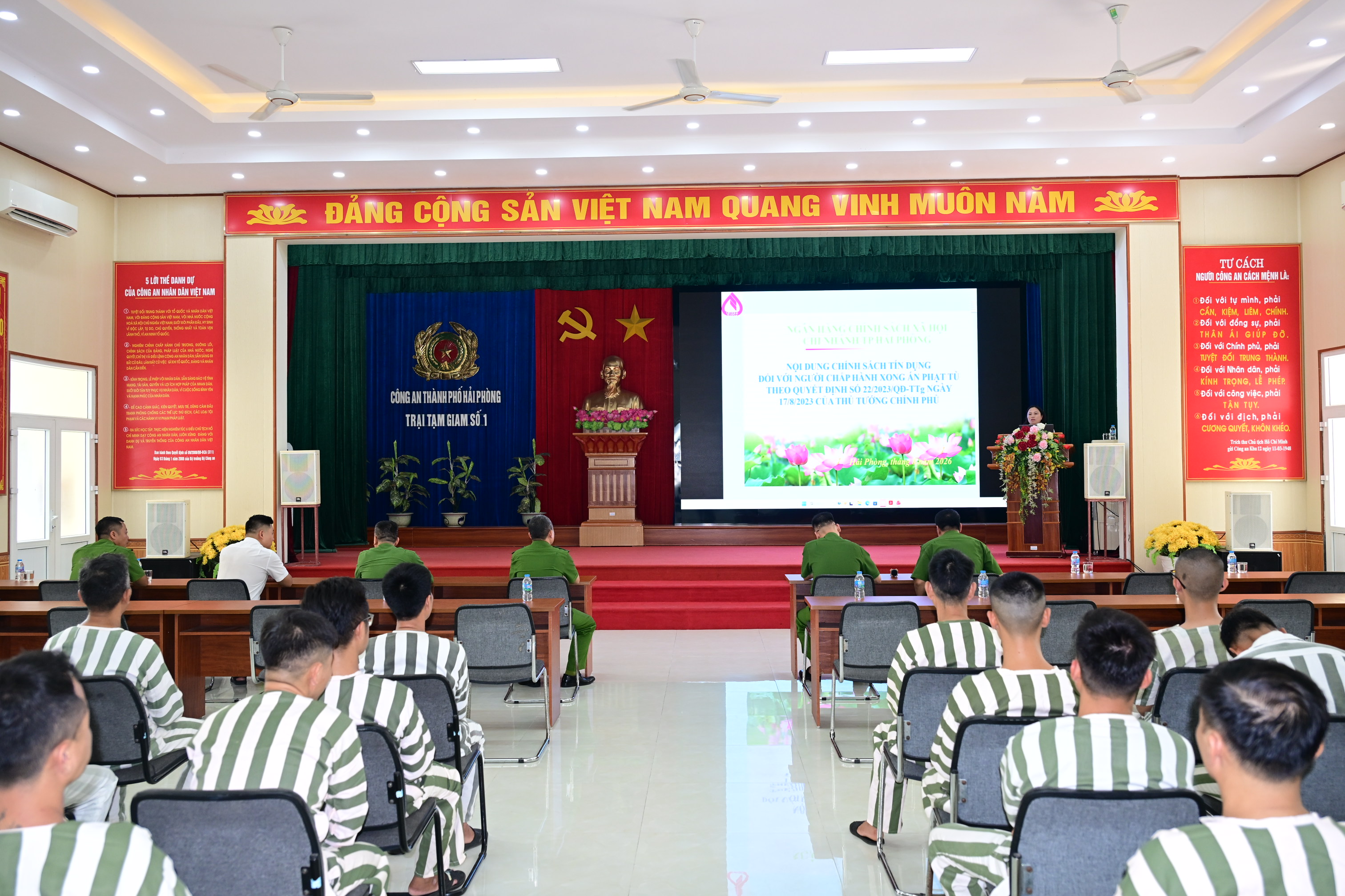 Trại tạm giam số 1 CATP: Phổ biến, giáo dục tái hòa nhập cộng đồng cho hơn 50 phạm nhân